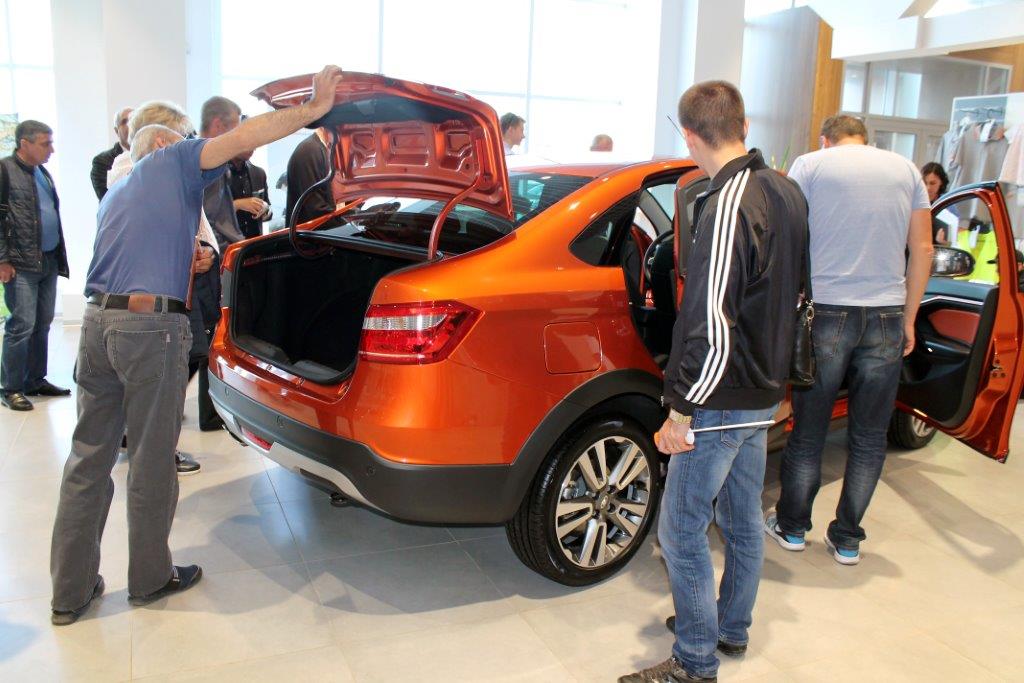 Та, которая создана быть уникальной! Старт продаж Vesta Cross в «АВТОЦЕНТР на Заводском» состоялся!