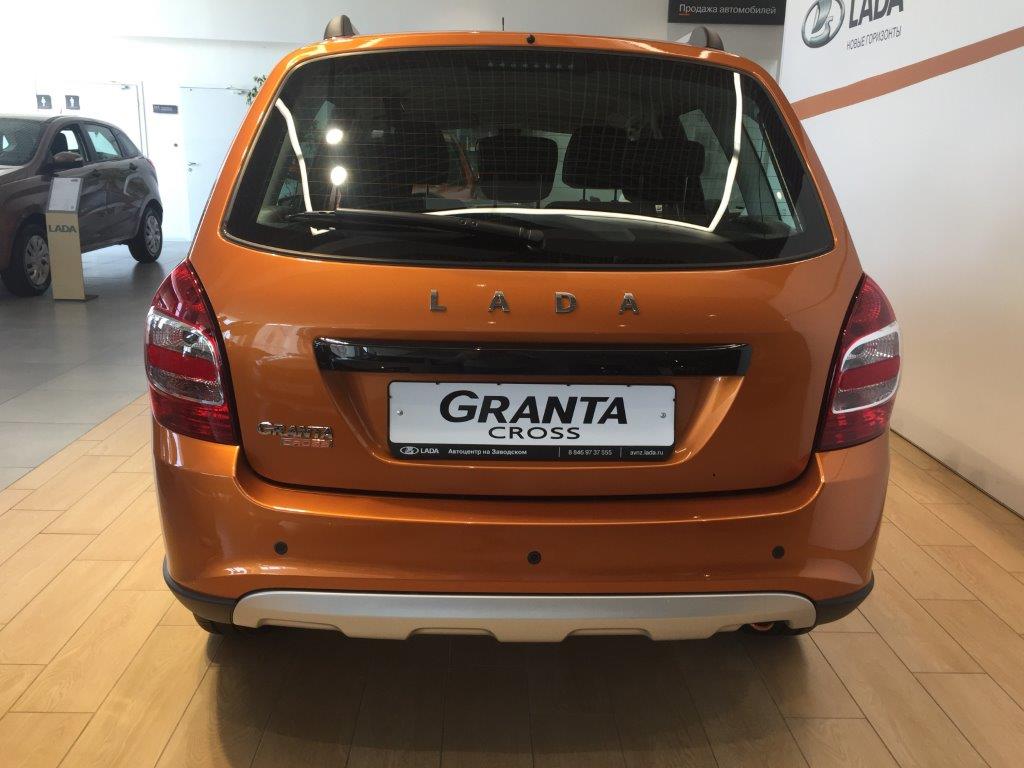 Купи LADA Granta Cross у официального дилера на Заводском шоссе.