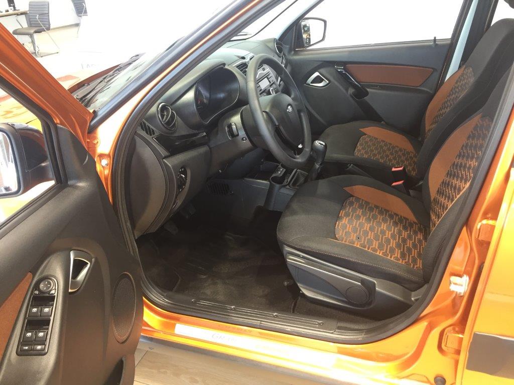 Купи LADA Granta Cross у официального дилера на Заводском шоссе.